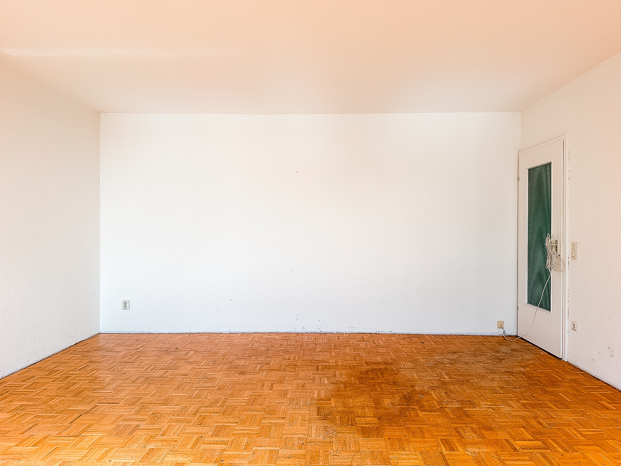 Gestaltungspotenzial im 3. Obergeschoss – 2 Zimmer mit Loggia und Garage - Ansicht