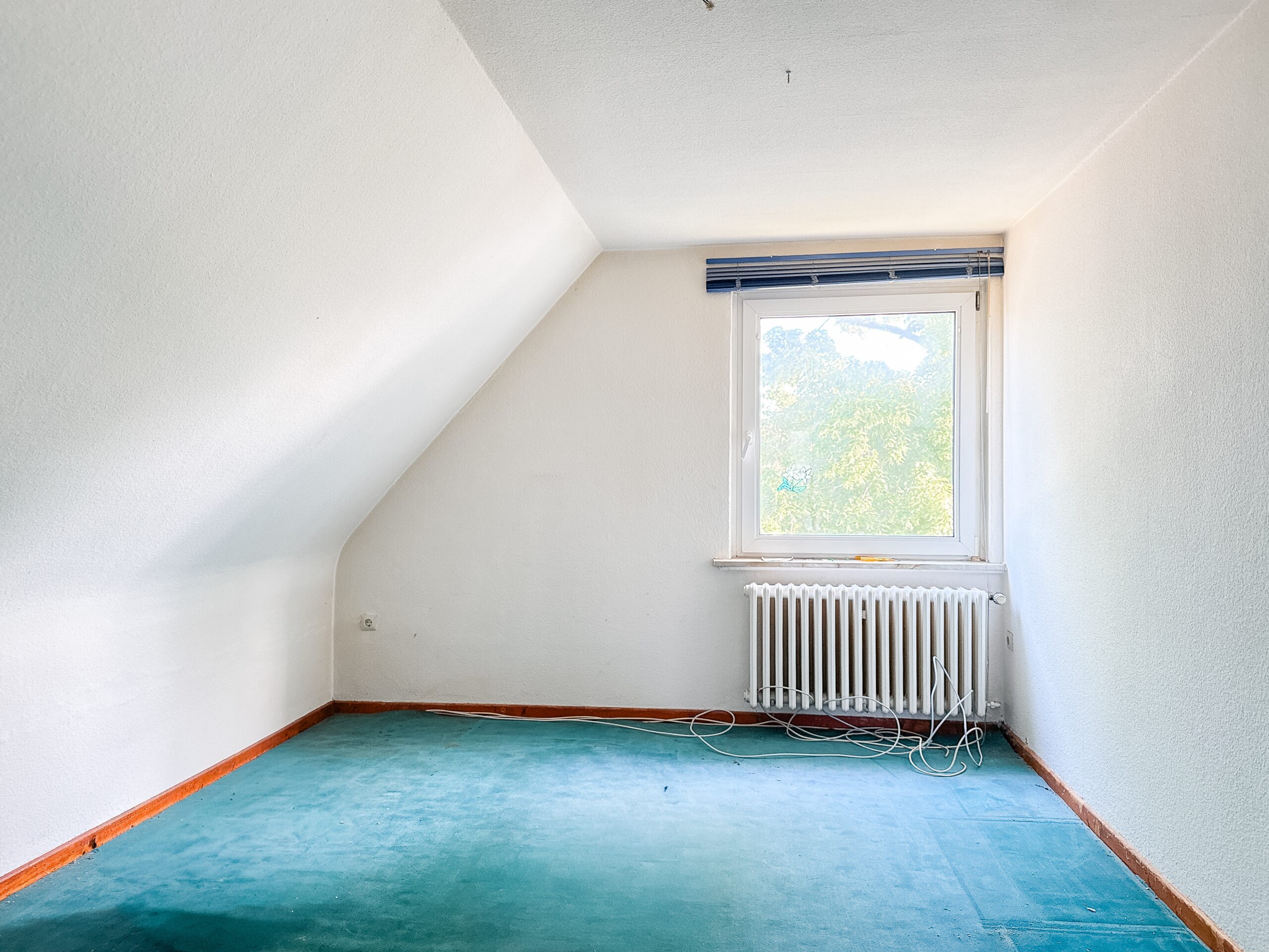 Zweiparteienhaus mit Entwicklungspotenzial – Eigennutzung, Vermietung oder Neubau - Ansicht