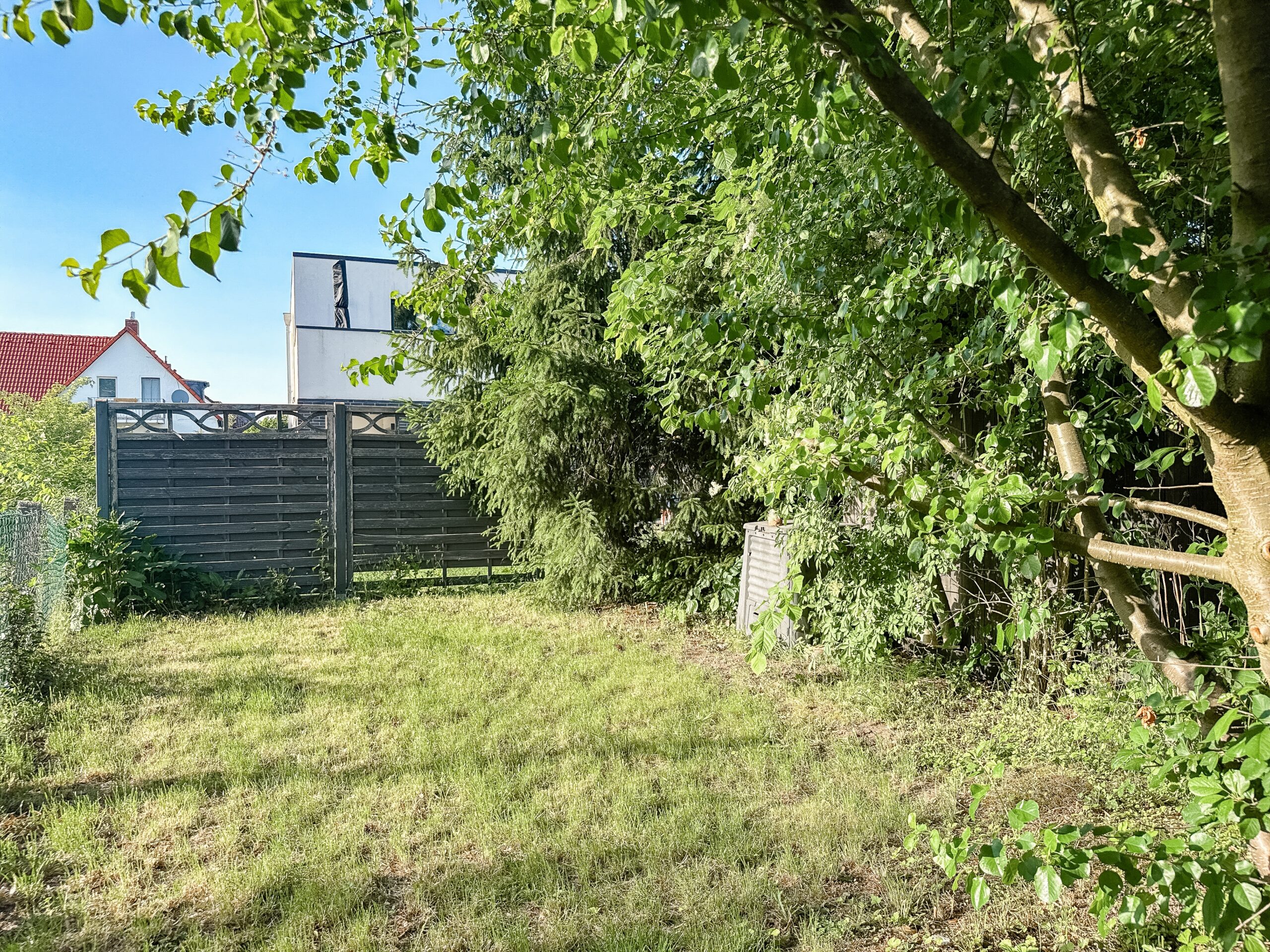 Zweiparteienhaus mit Entwicklungspotenzial – Eigennutzung, Vermietung oder Neubau - Ansicht