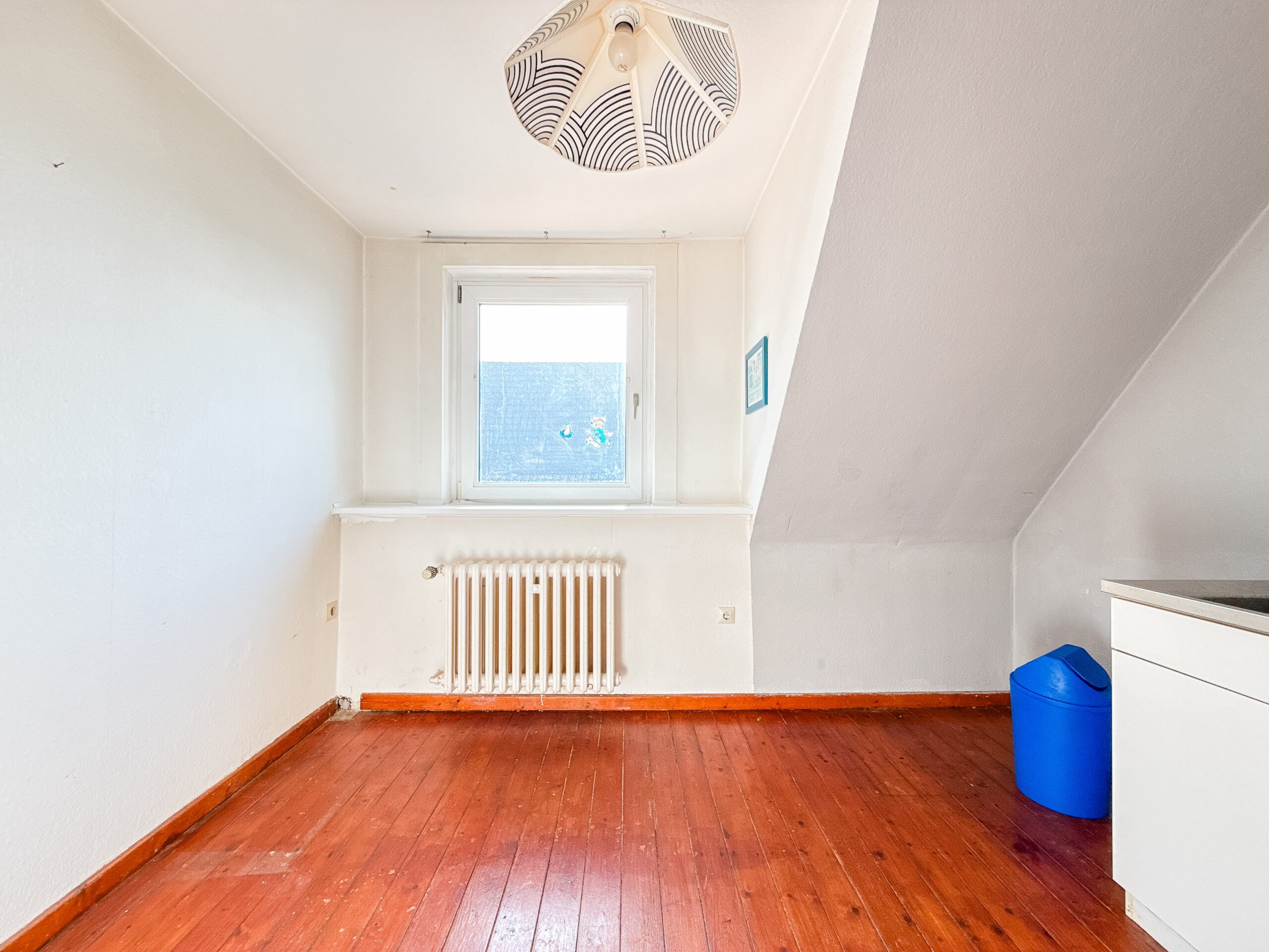 Zweiparteienhaus mit Entwicklungspotenzial – Eigennutzung, Vermietung oder Neubau - Ansicht