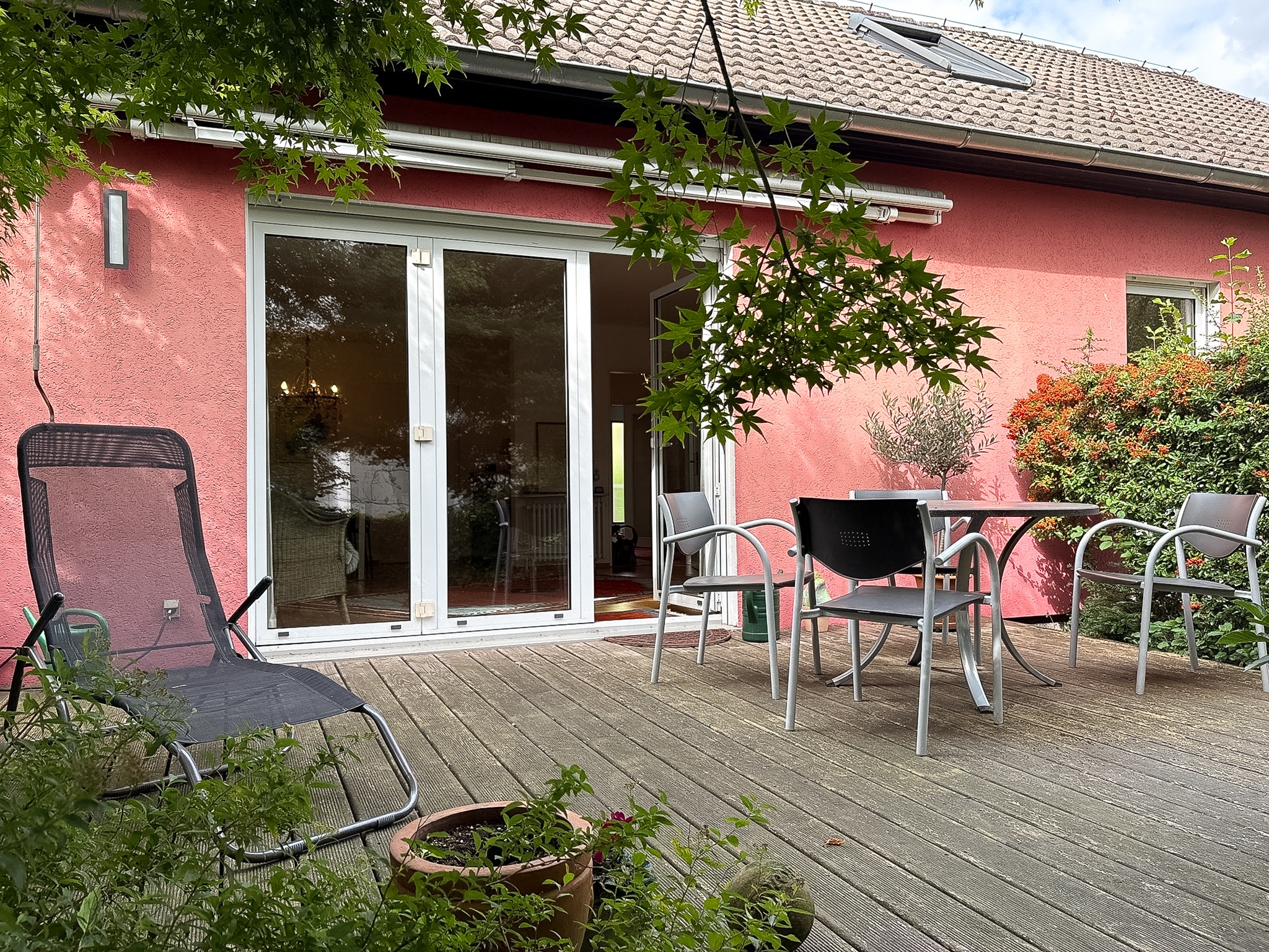 Viel Raum für Ihre Wohnideen – freistehendes Einfamilienhaus in grüner Lage - Ansicht