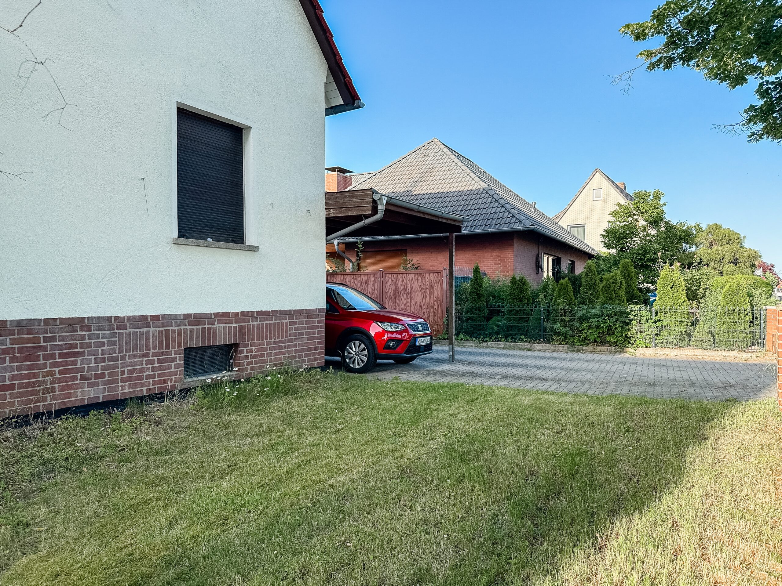 Zweiparteienhaus mit Entwicklungspotenzial – Eigennutzung, Vermietung oder Neubau - Ansicht