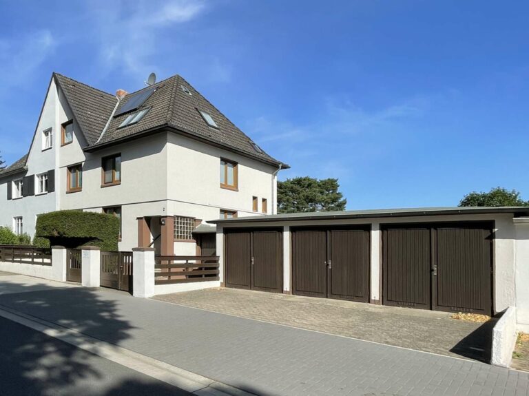 Mehrgenerationenhaus? Große Familie? Zweifamilienhaus? Vereinbaren Sie einen Besichtigungstermin