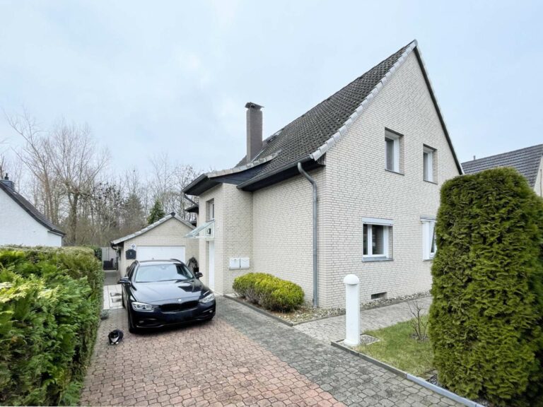 2-Familienhaus mit viel Platz!