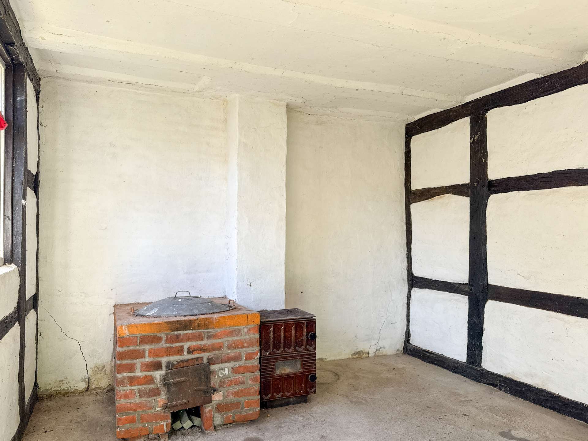 Raum 1; Nebengebäude