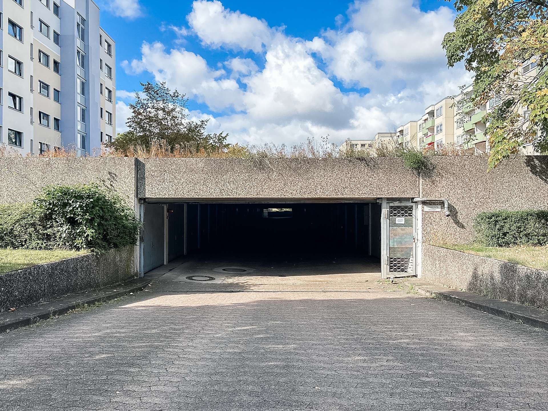 Garageneinfahrt Außenansicht